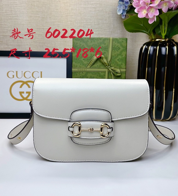 激安グッチバッグコピー正面デザイン